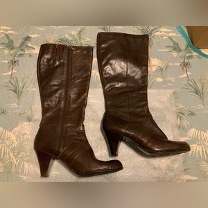 Born boots. Size 8. Unworn.